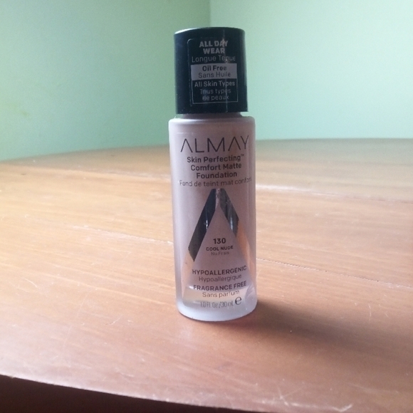 Almay Other - Almay Skin Perfecting Comfort Matte Foundation - Cool Nude, 130